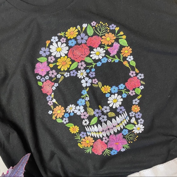 LAST ONE! New Black Day of the Dead Floral Sugar Skull - Picture 2 of 2